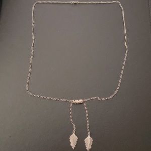 Women’s fashion necklace